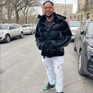 Meet your Posher, Carlos